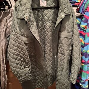 Old Navy Active Quilted Jacket in Sage Green